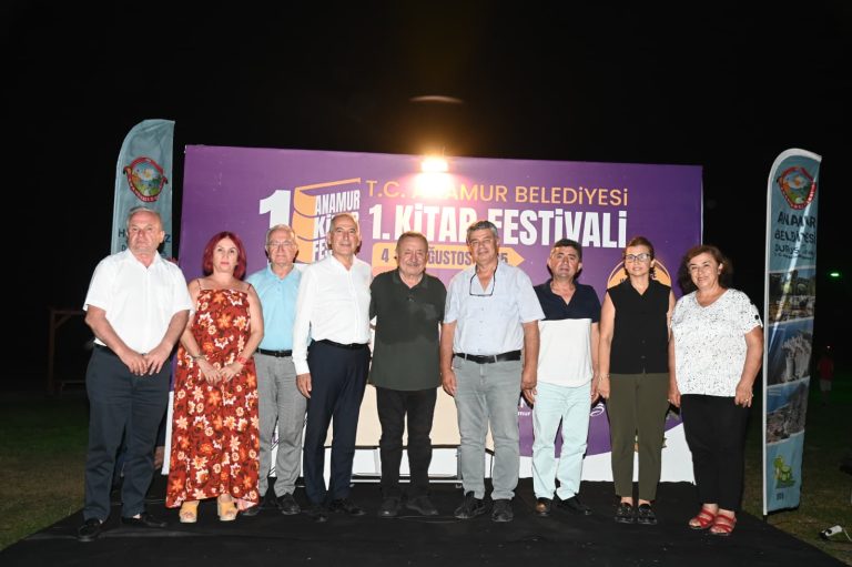 Anamur Belediyesi Kitap Festivali Edebiyatseverlerden Tam Not Aldı.